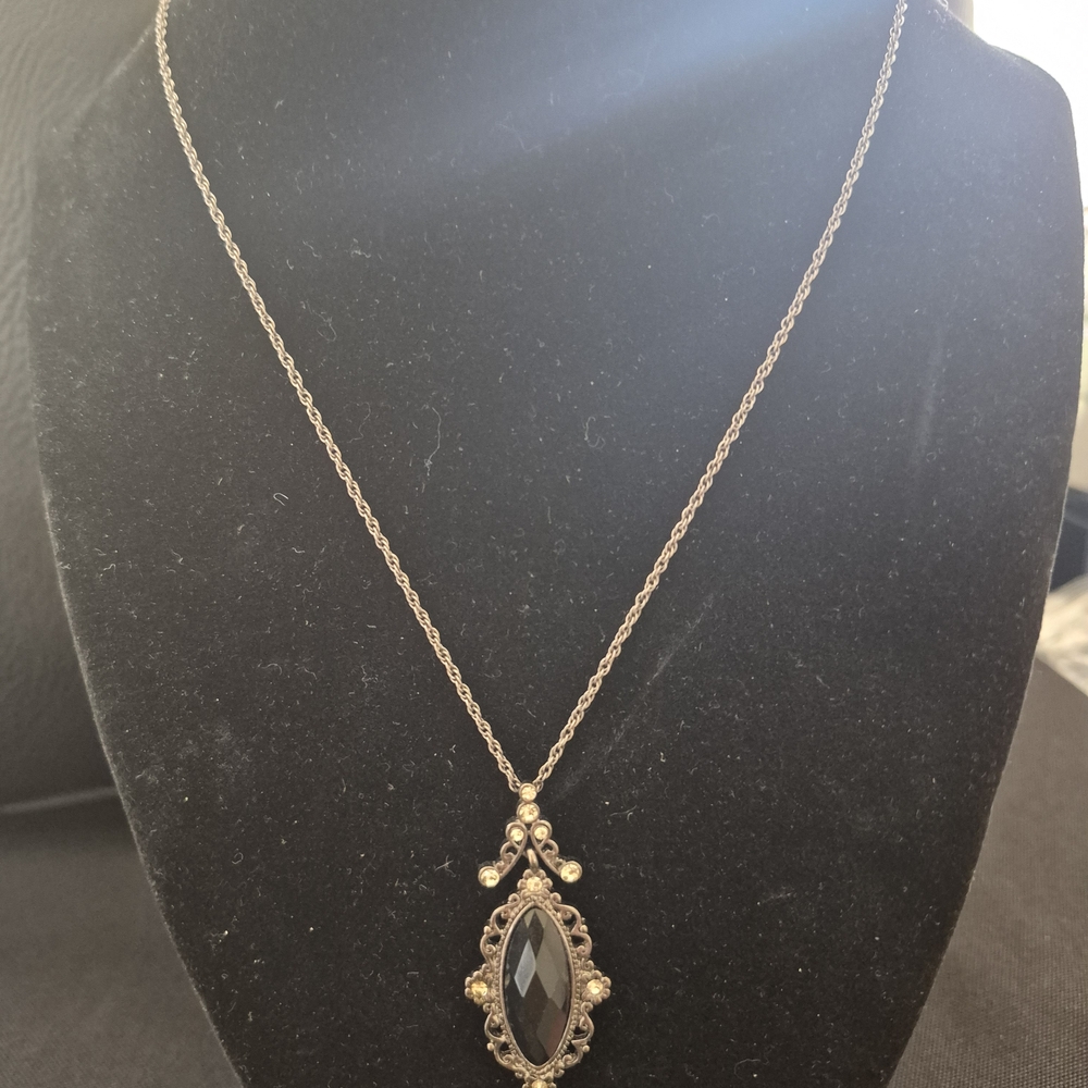 1928 Black and Silver Ornate Necklace